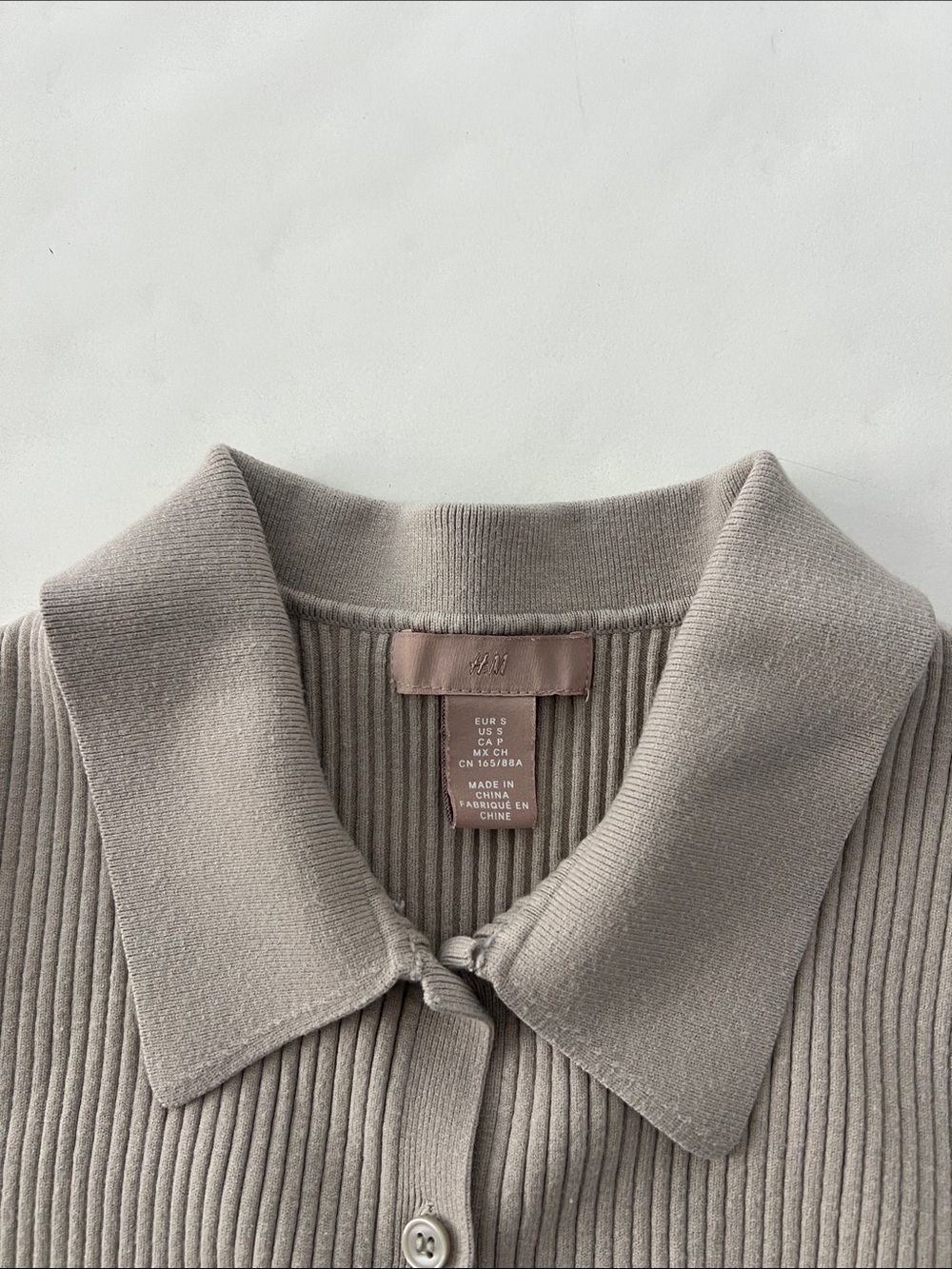H&M Ribbed Short Sleeve Button Down Polo Top Earthy Taupe S - Picture 2 of 4